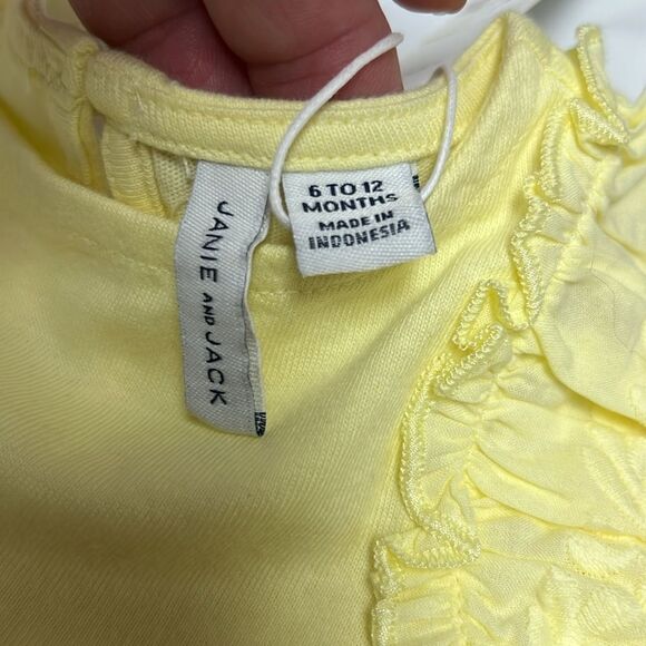 Janie and Jack 100049046 Girl Yellow Eyelet Flutter Sleeve Top NWT size 6-12 m - Picture 6 of 11